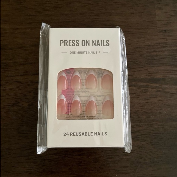 Press on Nails - Picture 1 of 1